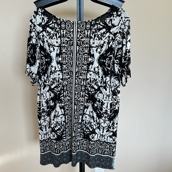 Rose and Olive Top -1X Never Worn - Picture 5 of 6